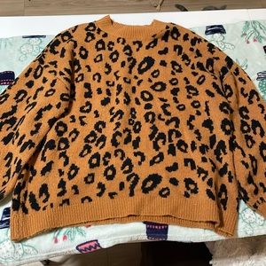 Cozy warm leopard sweater - medium.